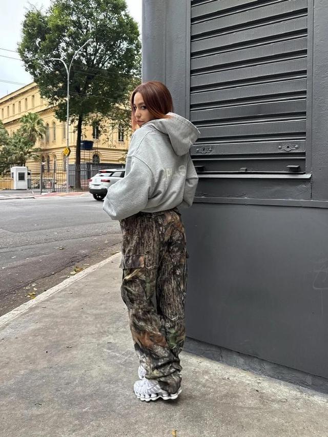 ：普通人也能穿出 ins 风的秘诀大公开AG真人跟着 cansaldi 学穿搭(图4)