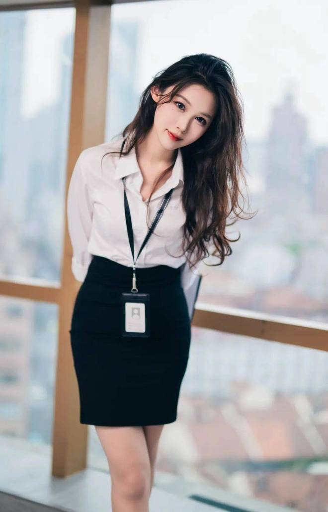 籍：颜值与气质的双重暴击！AG真人直营职